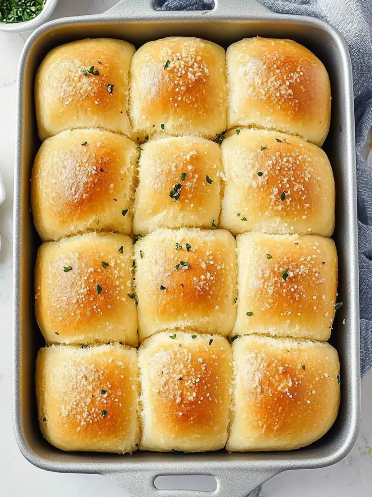 30-Minute Garlic Parmesan Dinner Rolls That Steal the Show 2 30-Minute Garlic Parmesan Dinner Rolls